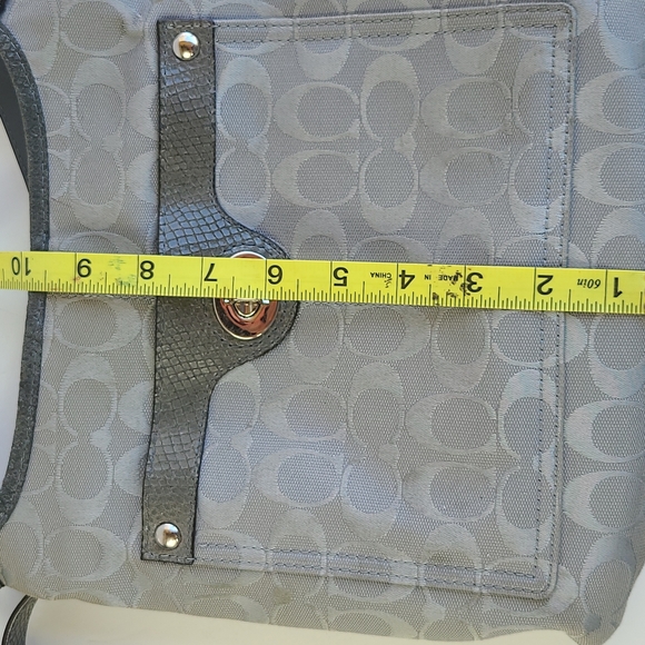 Coach Handbag - Picture 6 of 9